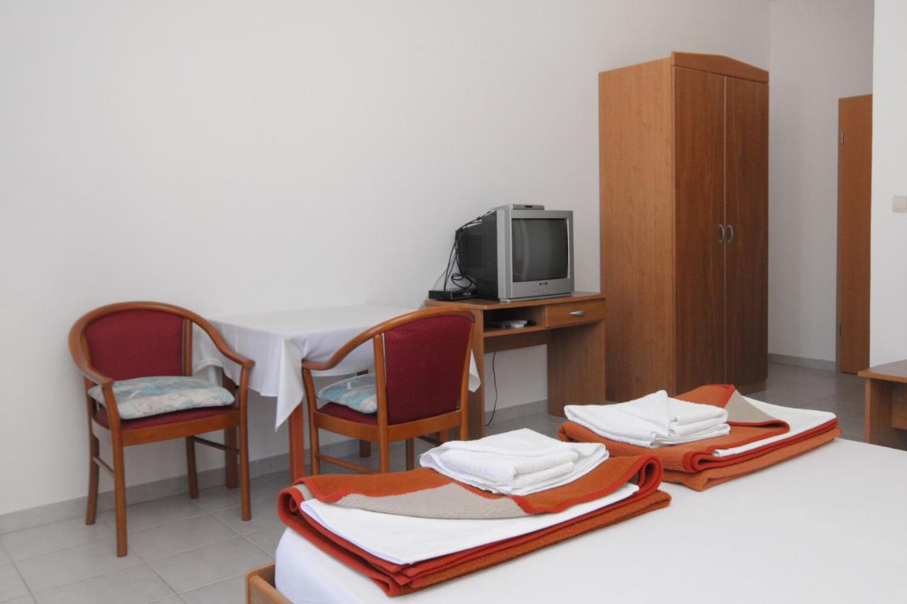 Apartments And Rooms By The Sea Vinjerac, Zadar - 3248 외부 사진