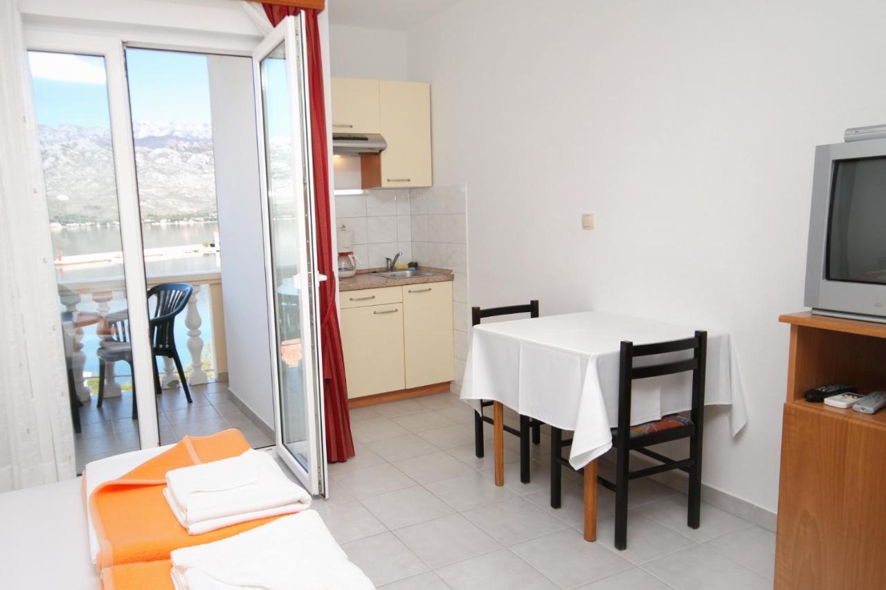Apartments And Rooms By The Sea Vinjerac, Zadar - 3248 외부 사진